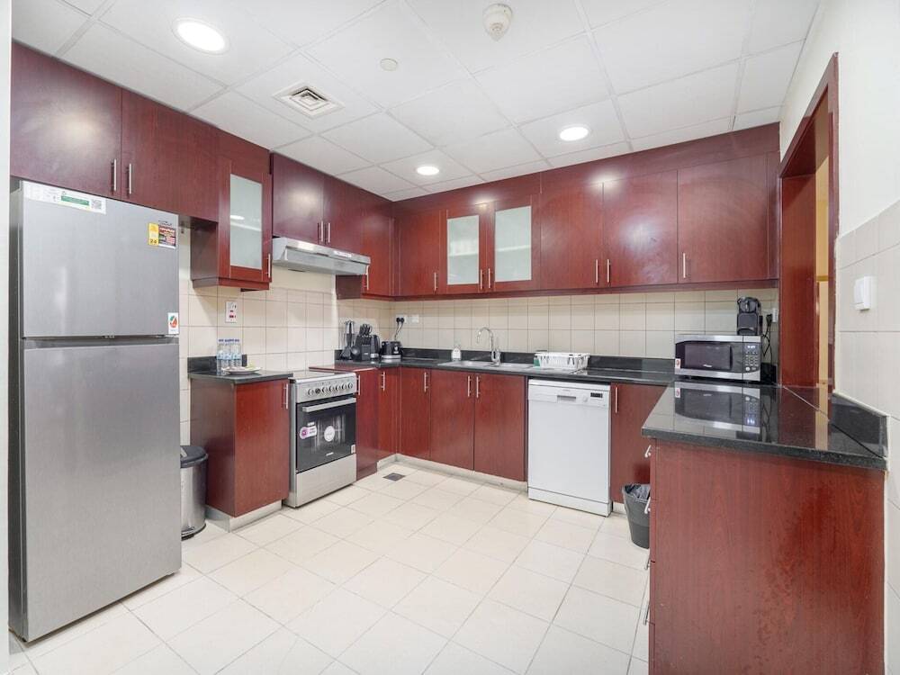 Дубай: 3BR City View in JBR Parking Pool by Belvilla