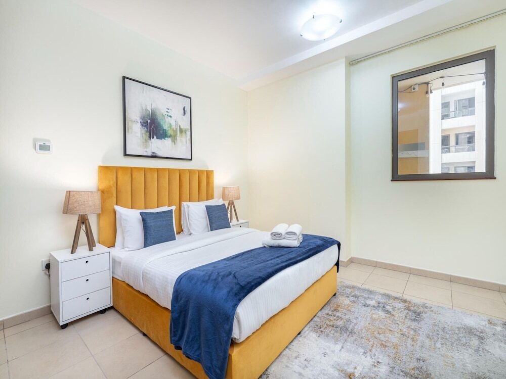 Дубай: 3BR City View in JBR Parking Pool by Belvilla