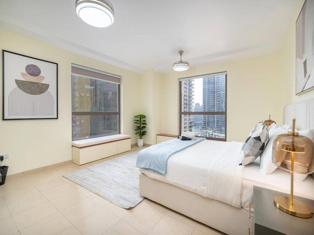 Дубай: 3BR City View in JBR Parking Pool by Belvilla