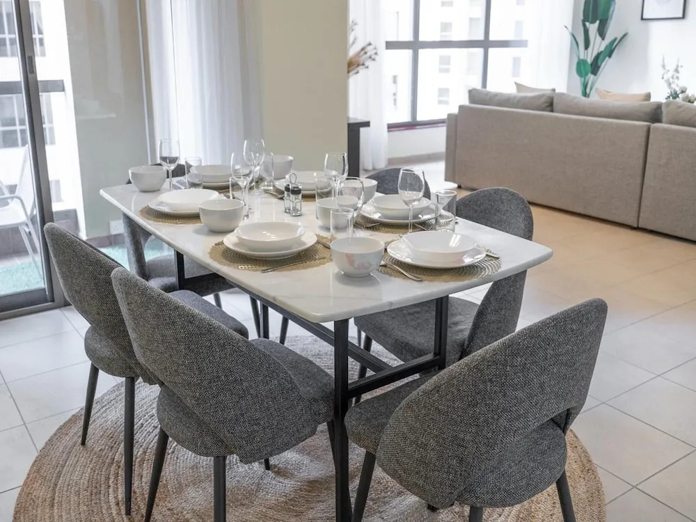 Дубай: 3BR City View in JBR Parking Pool by Belvilla