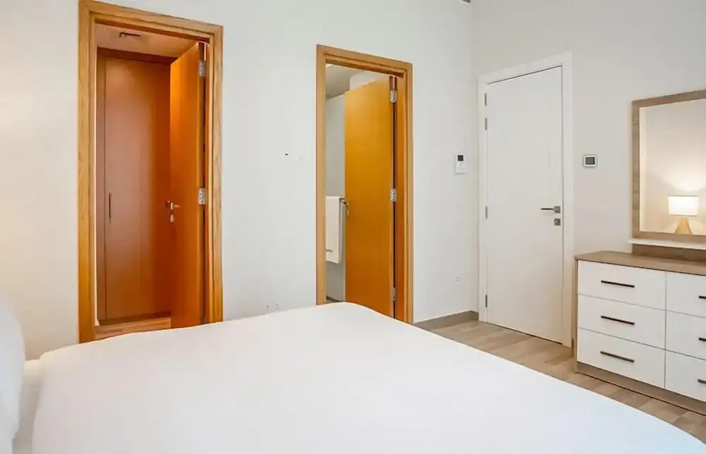 Дубай: Homesgetaway-Cozy 1BR Bay Square Bldg. 9