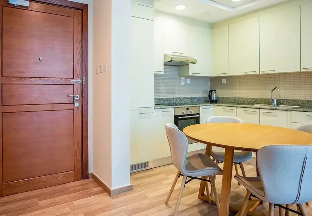 Дубай: Homesgetaway-Cozy 1BR Bay Square Bldg. 9