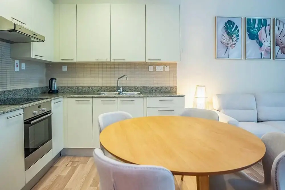 Дубай: Homesgetaway-Cozy 1BR Bay Square Bldg. 9