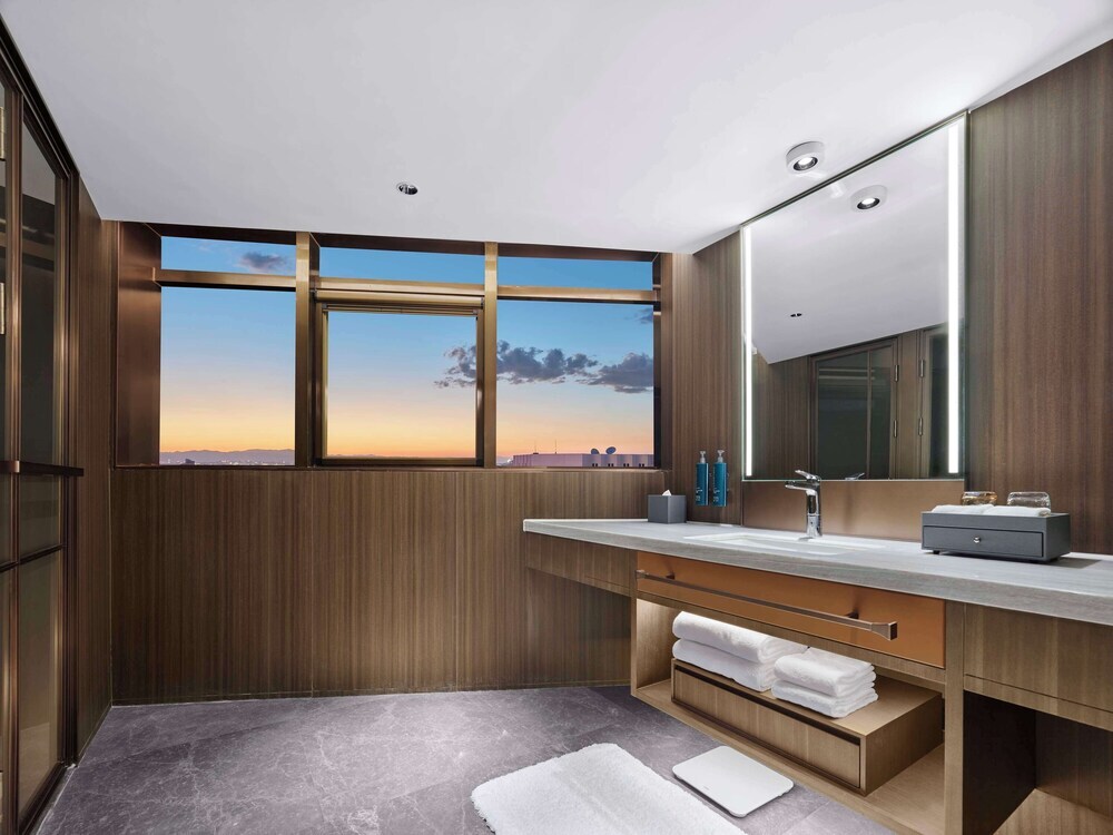 Пекин: Doubletree By Hilton Beijing East Third Ring Road