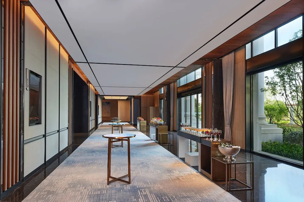 Шанхай: Four Points By Sheraton Shanghai Fengjing