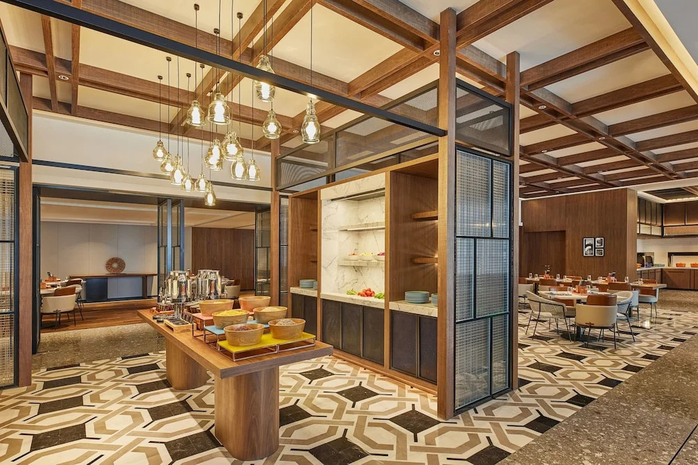 Шанхай: Four Points By Sheraton Shanghai Fengjing