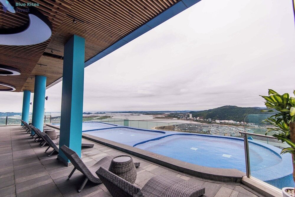 Халонг: Blue Kites Residence by A La Carte