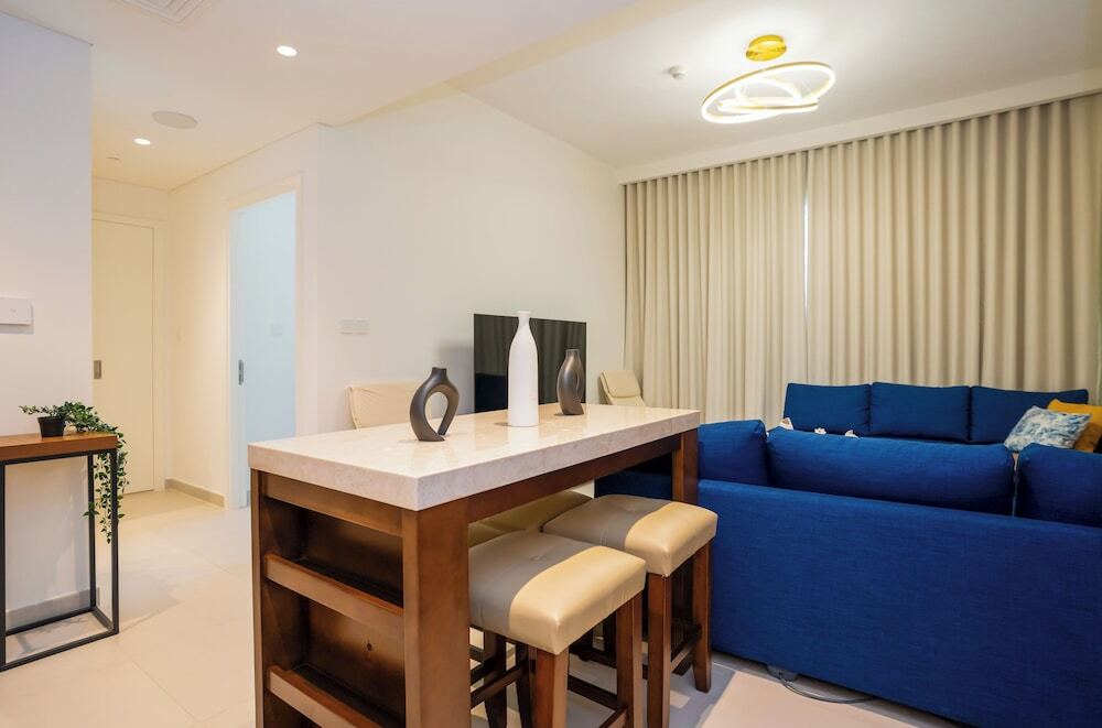 Дубай: Tanin - Luxurious 5th Floor Retreat at Summer 3 CreekBeach