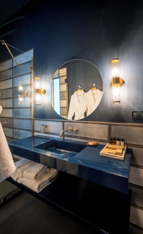 Тбилиси: Zorba&Bond Hotel on the 8th