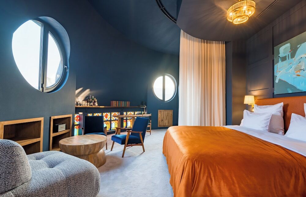 Тбилиси: Zorba&Bond Hotel on the 8th