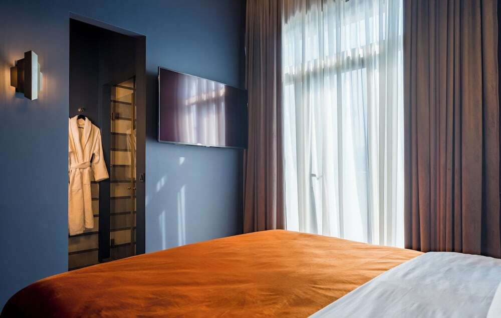 Тбилиси: Zorba&Bond Hotel on the 8th
