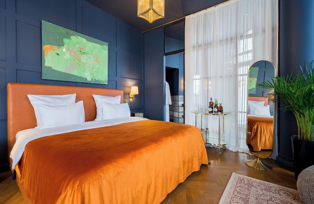 Тбилиси: Zorba&Bond Hotel on the 8th