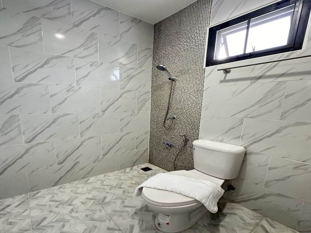 Тхаланг: OYO 75505 LD Guesthouse