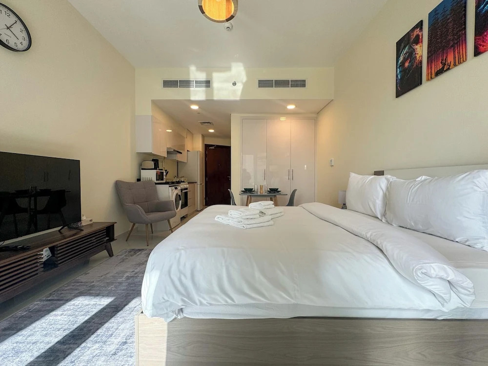 Modern Studio in Virdis Damac Hills 2 — фото 3