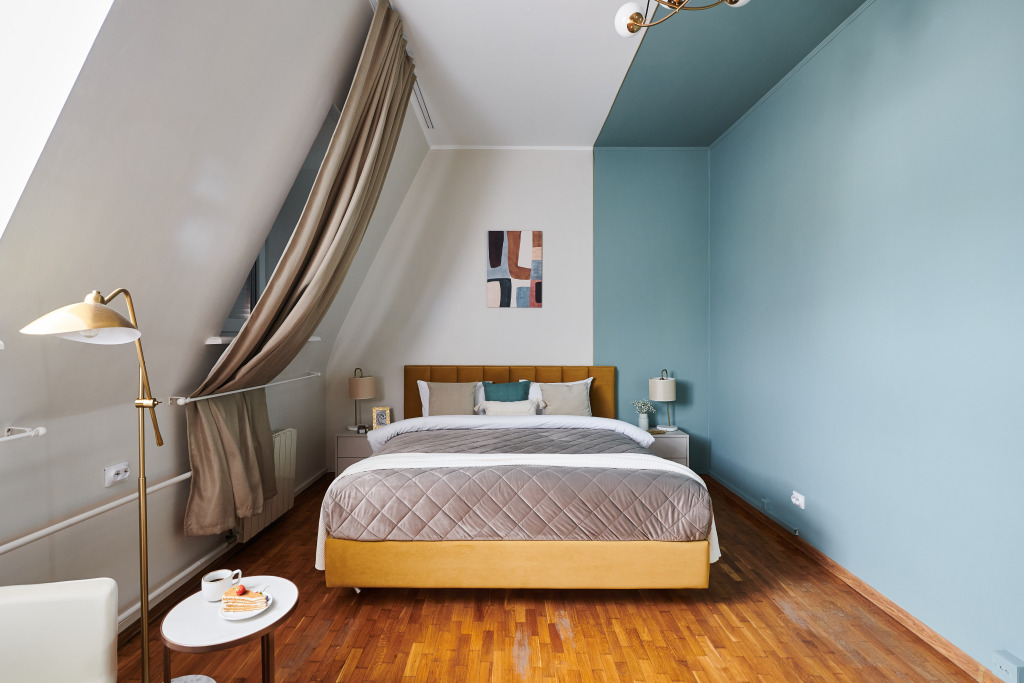 Москва: Квартира GM Apartments Двухуровневая с мансардой у Патриарших Прудов