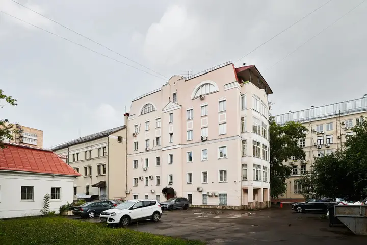 Москва: Квартира GM Apartments Двухуровневая с мансардой у Патриарших Прудов
