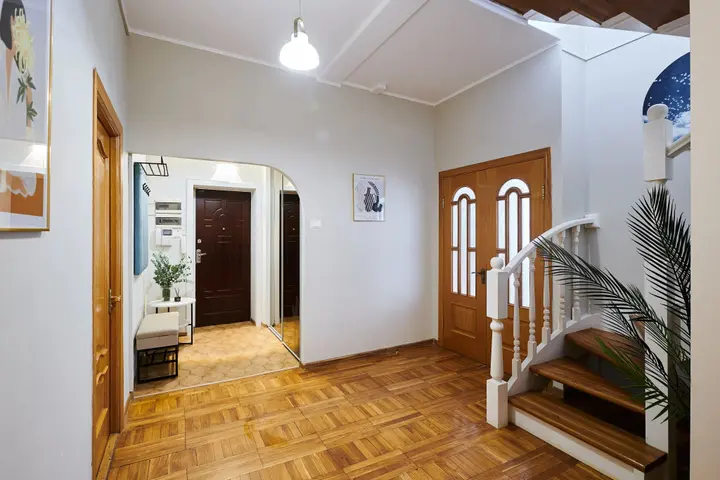 Москва: Квартира GM Apartments Двухуровневая с мансардой у Патриарших Прудов