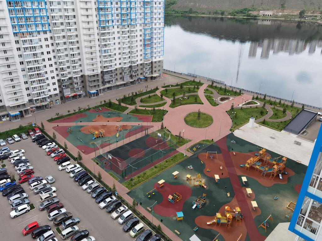 Красноярск: Апартаменты на улице Лесников 23