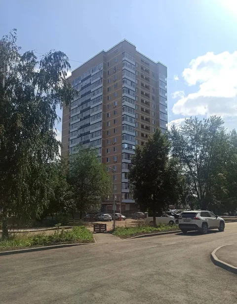 Набережные Челны: Апартаменты на проспекте Московский 134А