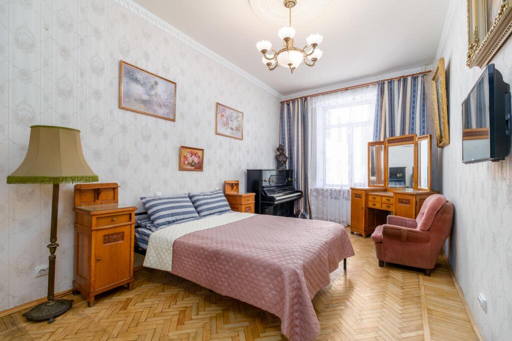 Sutki Rent (Сутки Рент) у Александровского парка — фото 2