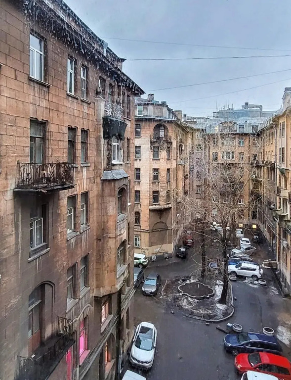 Санкт-Петербург: Счастливая матрешка на проспекте Лиговский