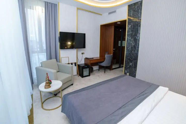 carousel image 3