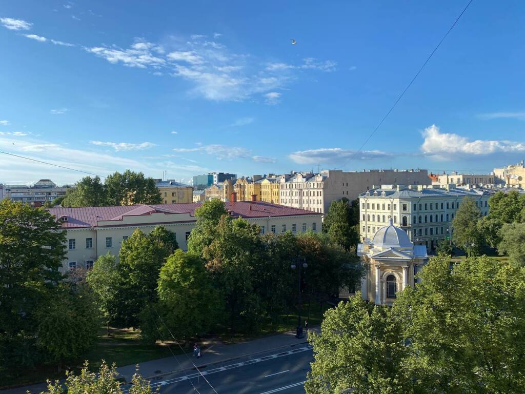 Санкт-Петербург: Квартира с камином на Васильевском острове