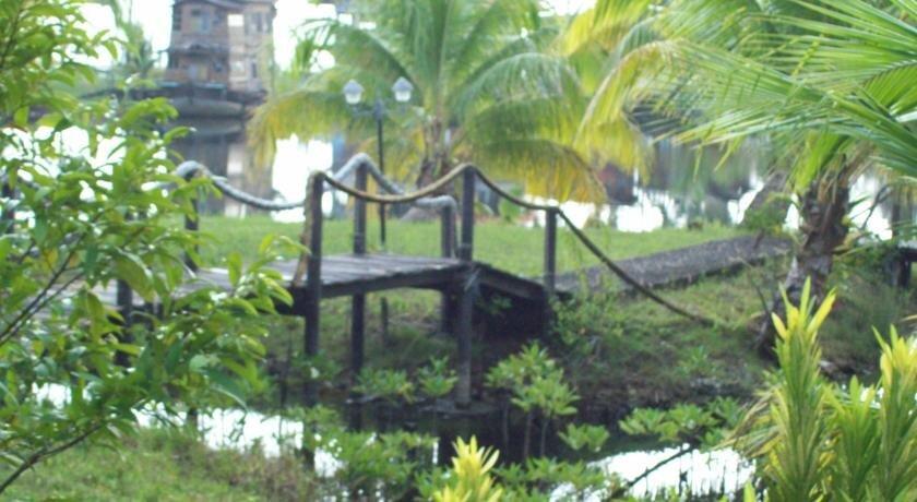 Ко Чанг: Aunchaleena Beach Front Resort