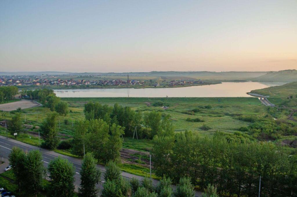 Красноярск: Апартаменты на улице Калинина 189