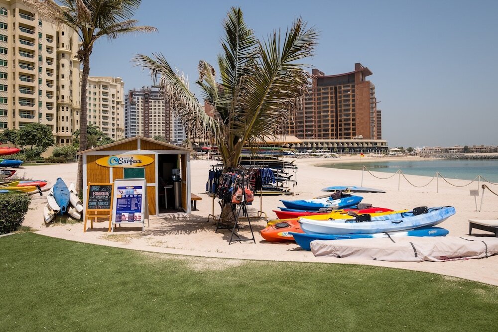 Дубай: Maison Privee - Beach Access Apt w/ Burj & Sea Views on The Palm