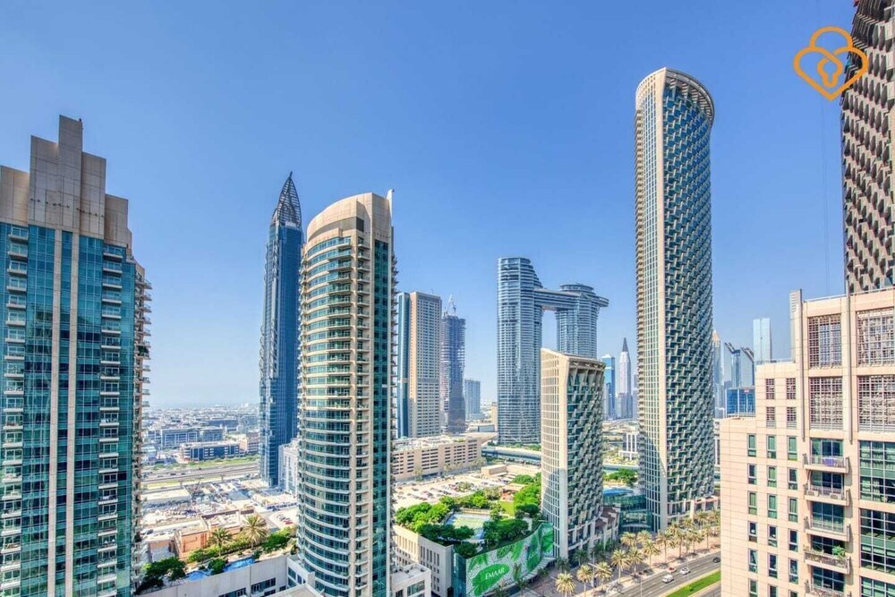 Дубай: Stand point TA, Burj views