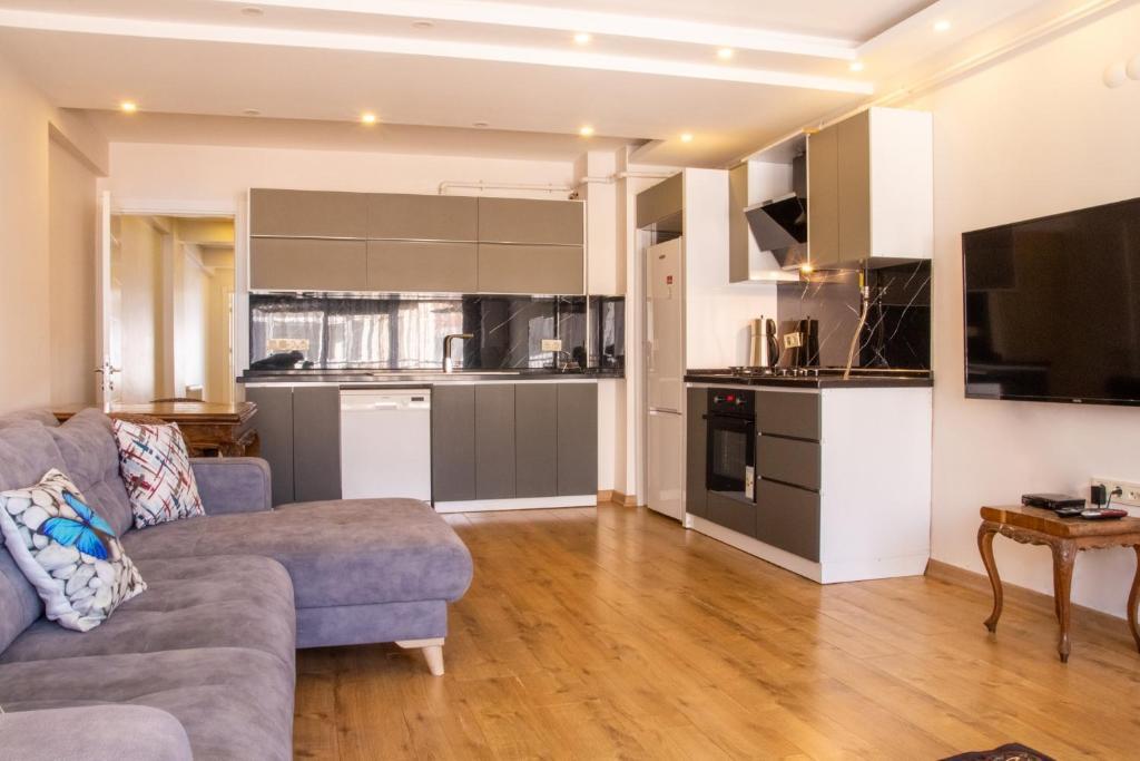 Измир: Magnificent Flat With Jacuzzi In Karsiyaka