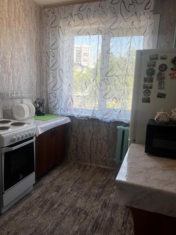 Новокузнецк: Трехкомнатные Апартаменты в Центре Новокузнецка