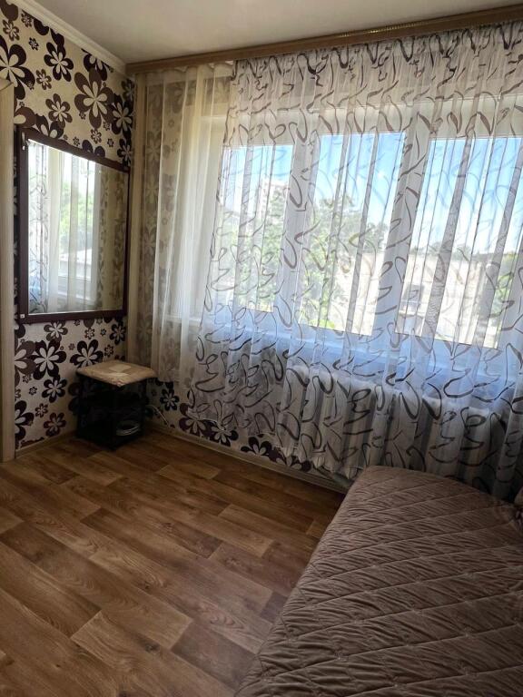 Новокузнецк: Трехкомнатные Апартаменты в Центре Новокузнецка