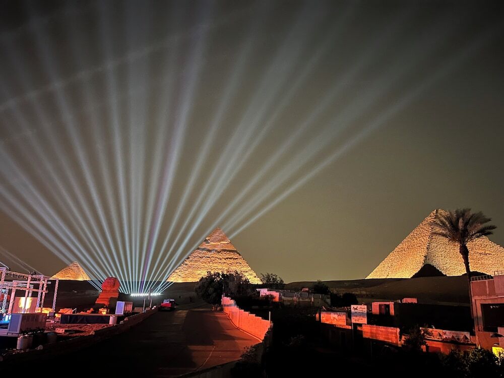 Гиза: The Gate Hotel Front Pyramids & Sphinx View