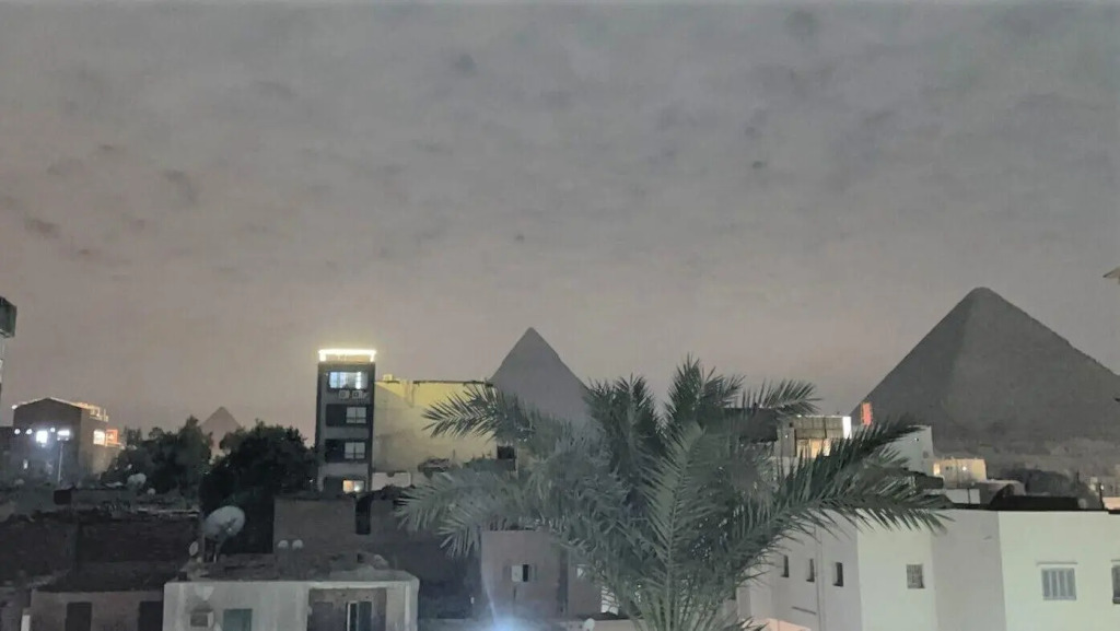 Гиза: Phoenix pyramids view