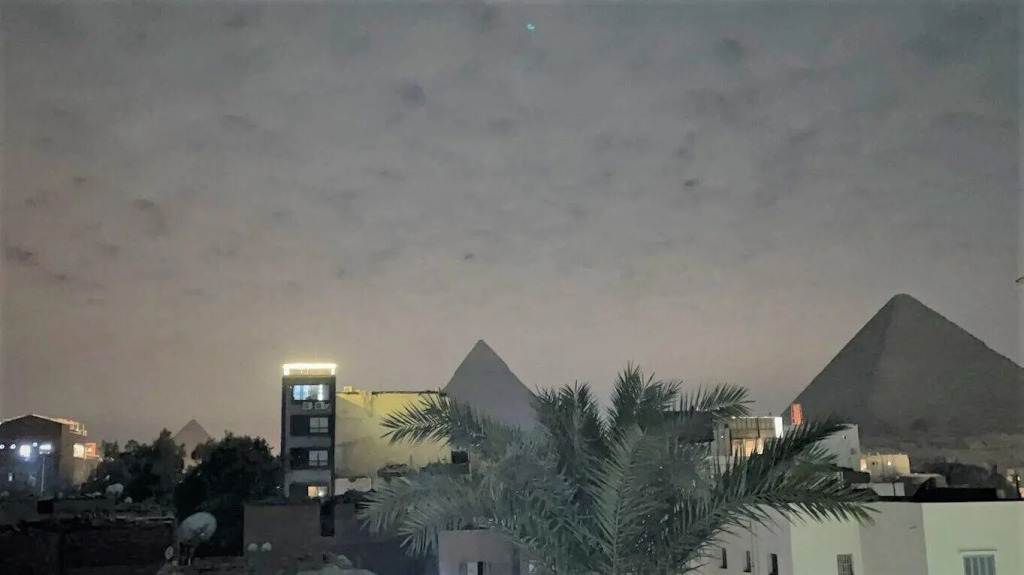 Гиза: Phoenix pyramids view