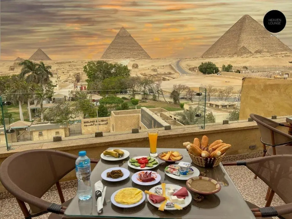 Гиза: Phoenix pyramids view