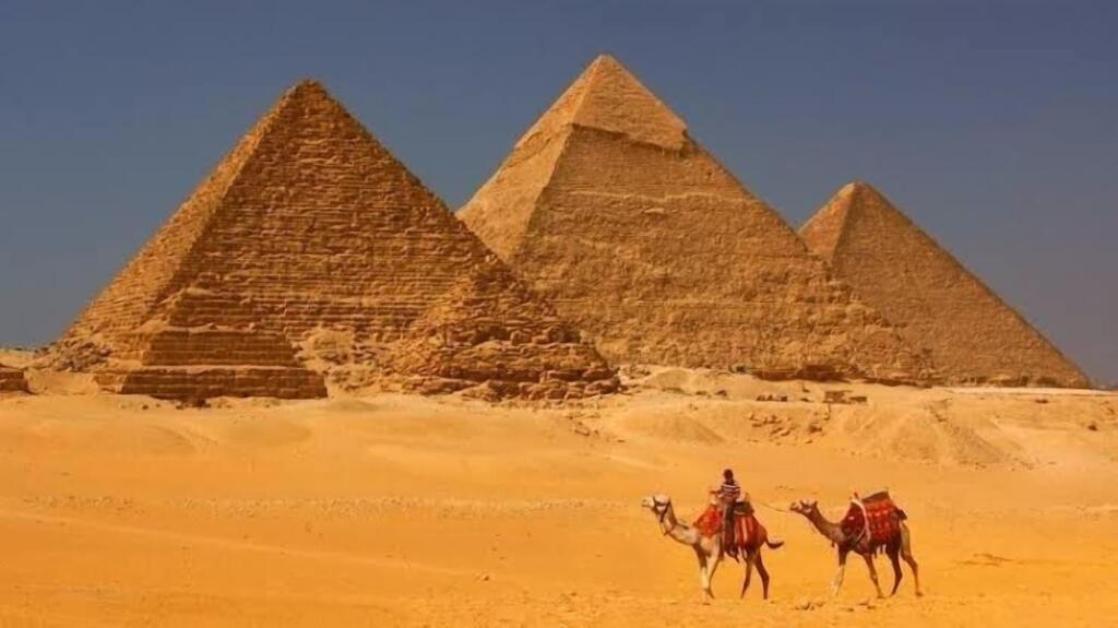 Гиза: Phoenix pyramids view