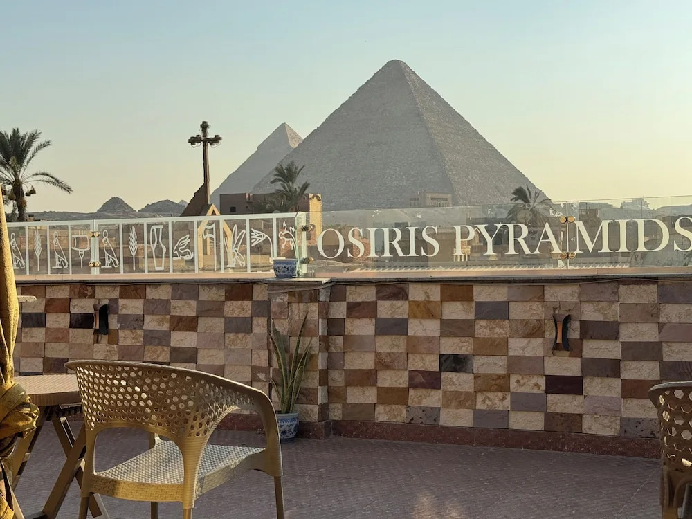 Гиза: Osiris pyramids view inn