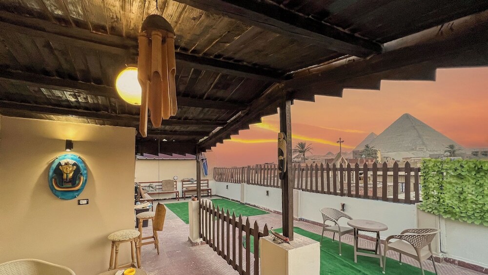 Гиза: Osiris pyramids view inn