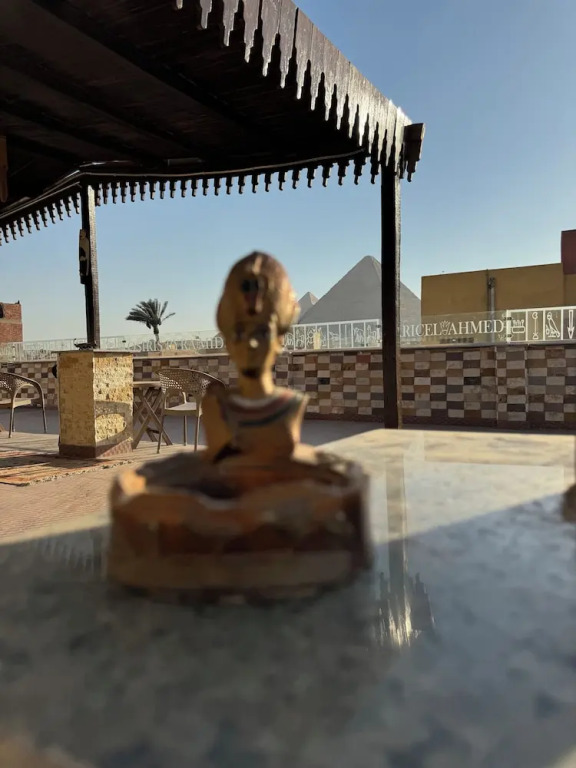 Гиза: Osiris pyramids view inn