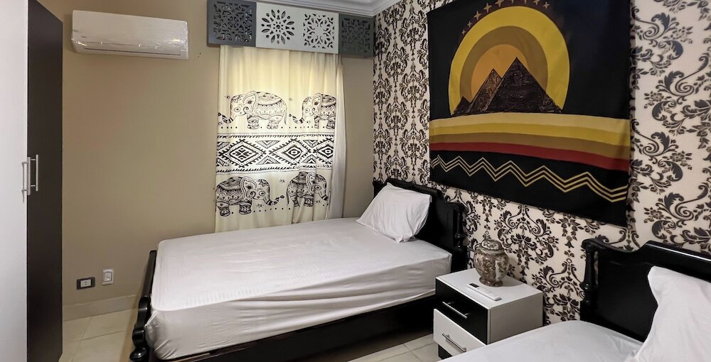 Гиза: Osiris pyramids view inn