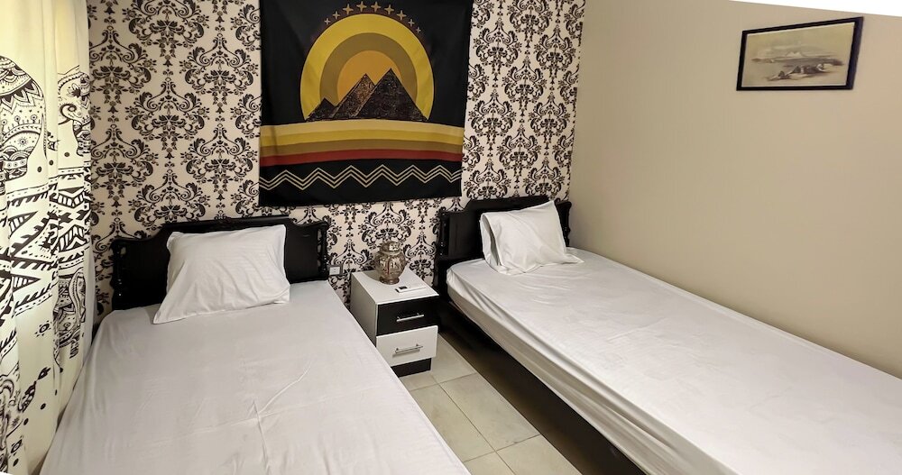 Гиза: Osiris pyramids view inn