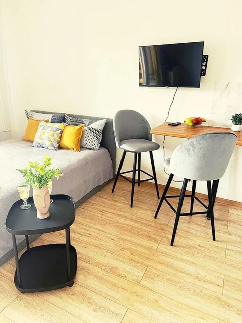 Колпино: Апартаменты в центре Колпино с видом на парк большая парковка во дворе