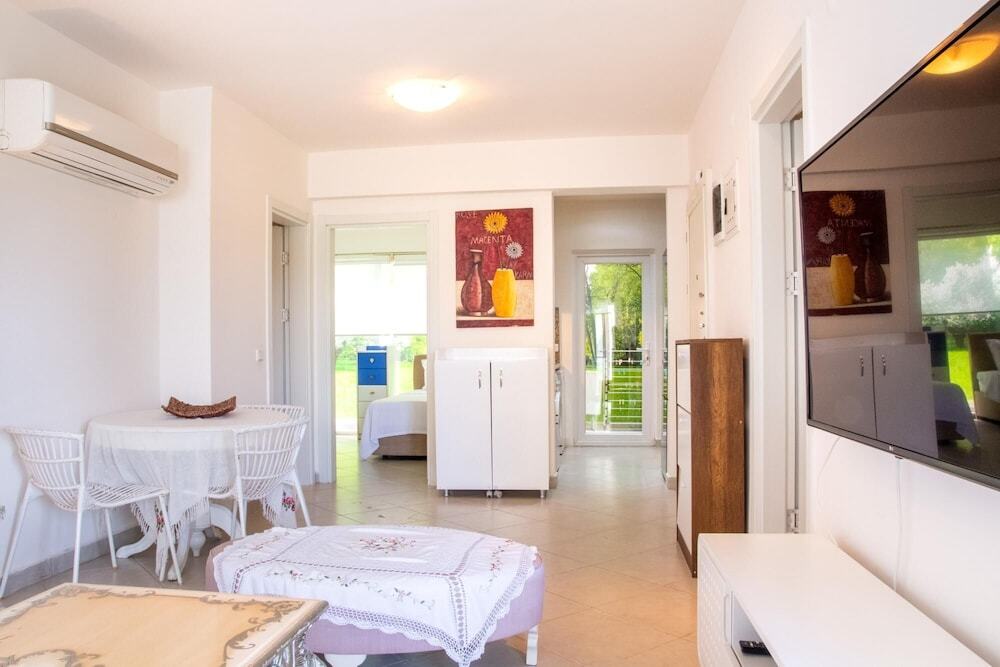 Сёке: Comfortable Flat w Pool and Garden in Soke Aydin