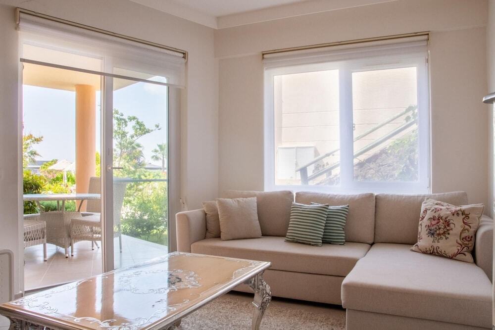 Сёке: Comfortable Flat w Pool and Garden in Soke Aydin