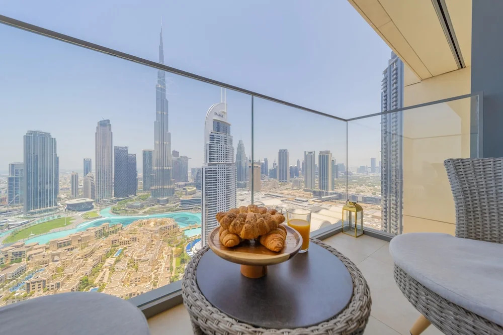 Дубай: EDEN'S Homes & Villas - Burj Royale