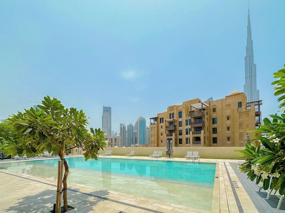 Дубай: EDEN'S Homes & Villas - Burj Royale