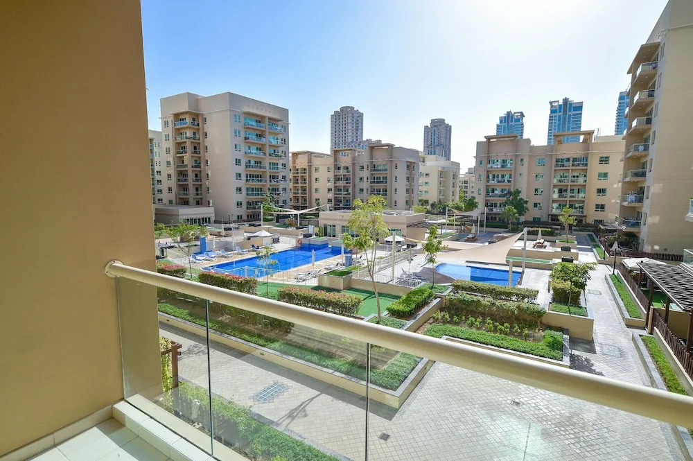 Дубай: 1 Bedroom Pool View Apartment - OAS